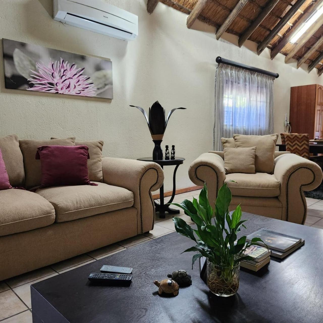 Orange Gecko Cottage Phalaborwa Exterior foto